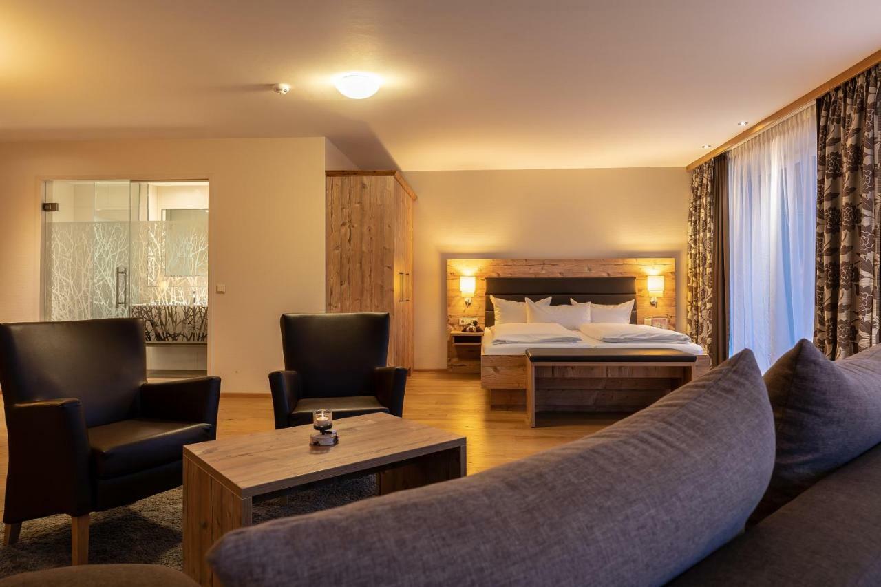Hotel Dirsch Wellness & Spa Resort Emsing 外观 照片