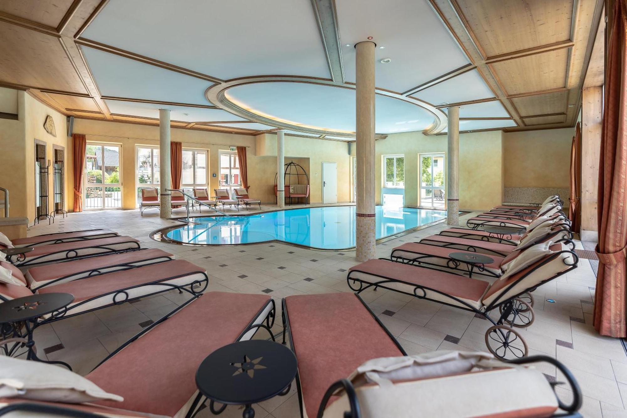 Hotel Dirsch Wellness & Spa Resort Emsing 外观 照片